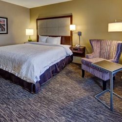 Hampton Inn Dunn - Guest room
