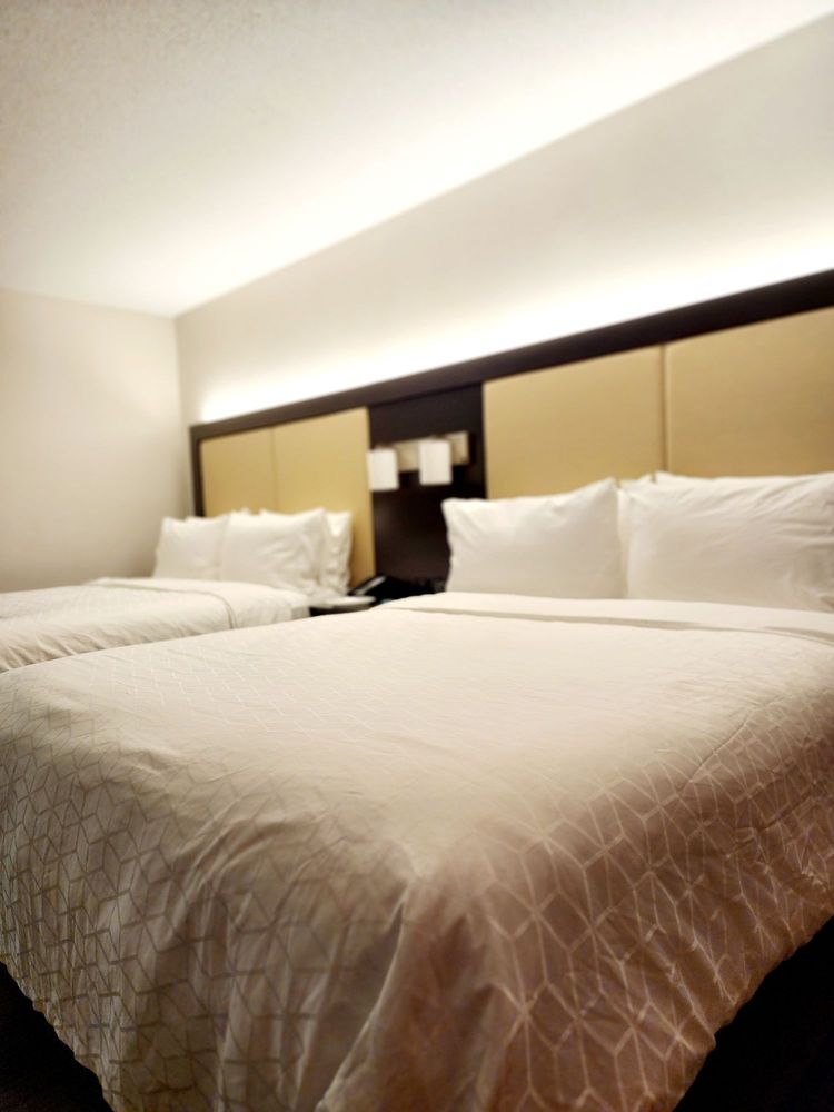 Holiday Inn Express & Suites Chicago-Midway Airport