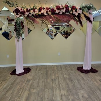 Once Upon A Photo - Ceremony Arch - Photo Booth Rentals Near Me Once Upon A Photo - Ceremony Arch - Photo Booth Rentals Near Me
