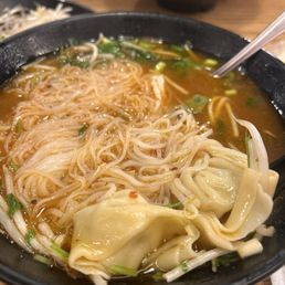 Wonton with rice noodle soup Wonton with rice noodle soup