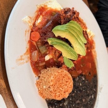 Maxine's Cafe - Huevos Rancheros With avocado and chorizo on top - Breakfast & Brunch Near Me - Los Angeles, California Maxine's Cafe - Huevos Rancheros With avocado and chorizo on top - Breakfast & Brunch Near Me - Los Angeles, California