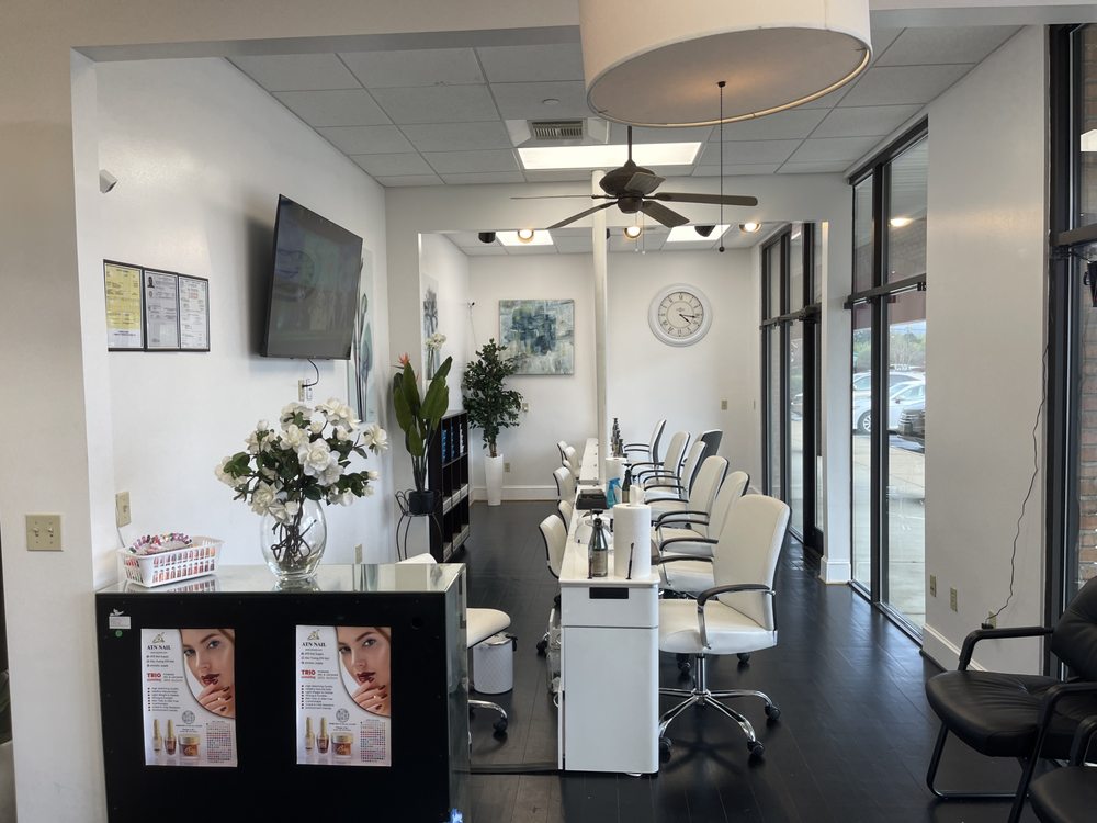 MIRACLE NAILS Updated August 2024 312 Merchants Walk, Tuscaloosa