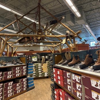 Bass Pro Shops - Outdoor Gear Near Me - Dania, Florida