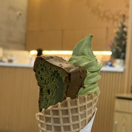 Matcha Soft Serve W/ Gateaux Chocolate Matcha Soft Serve W/ Gateaux Chocolate