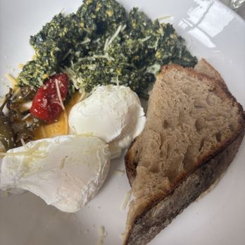 Le Perche - Kale pesto and poached eggs - French Near Me - Hudson, New York Le Perche - Kale pesto and poached eggs - French Near Me - Hudson, New York