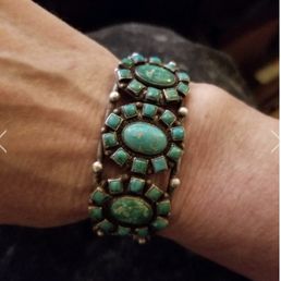 Reynoso reshaped this Vintage bracelet so it fits now! Reynoso reshaped this Vintage bracelet so it fits now!