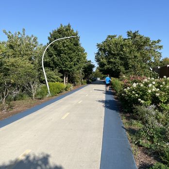 The 606 - Bloomingdale Trail - Parks Near Me - Chicago, Illinois