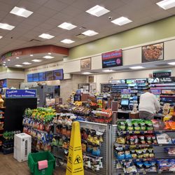 Royal Farms - Interior vibe