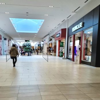 Willowbrook Centre - Shopping Centers Near Me - Langley, British Columbia