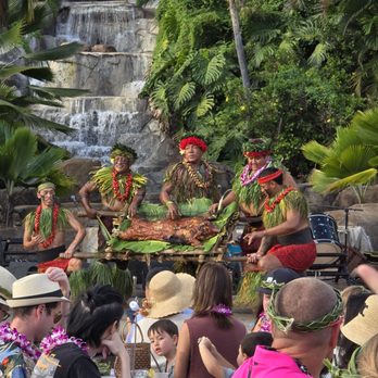 Chief's Luau - Roasted pig - Performing Arts Near Me - Kapolei, Hawaii