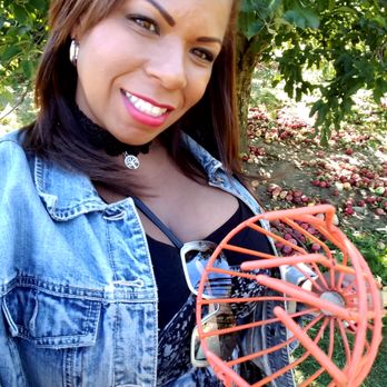 Demarest Farm - Let's go apple picking! - Farmers Market Near Me - Hillsdale, New Jersey