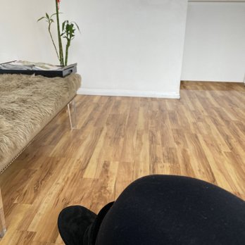 Dubon Skin Care - Waiting room - Skin Care Near Me - Los Angeles, California