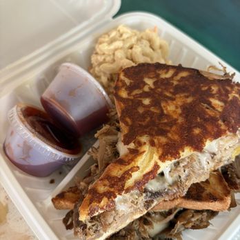 Porkys Kauai - Sandwich with mac - Hawaiian Near Me - Koloa, Hawaii