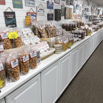Grandpa's Cheesebarn - Selection of popcorns - Cheese Shops Near Me - Norton, Ohio