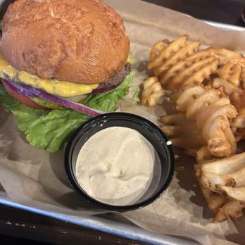 Champps - California Burgers - New American Near Me - Eden Prairie, Minnesota