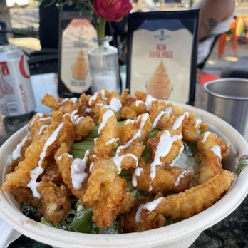Happy Cat Eats - Crispy chicken tempura salad - Burgers Near Me - Santa Barbara, California Happy Cat Eats - Crispy chicken tempura salad - Burgers Near Me - Santa Barbara, California