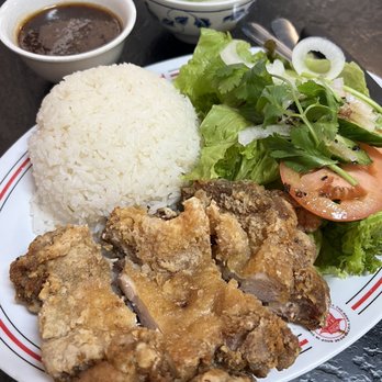 Pho 79 Restaurant - Fried chicken with rice (and garlic sauce) - Vietnamese Near Me - Westminster, California