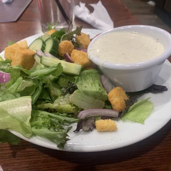 Smokey Bones Greensburg - Garden Salad Side. Not bad flavors. Presentation was poor... as you can see... - Barbeque Near Me - Greensburg, Pennsylvania
