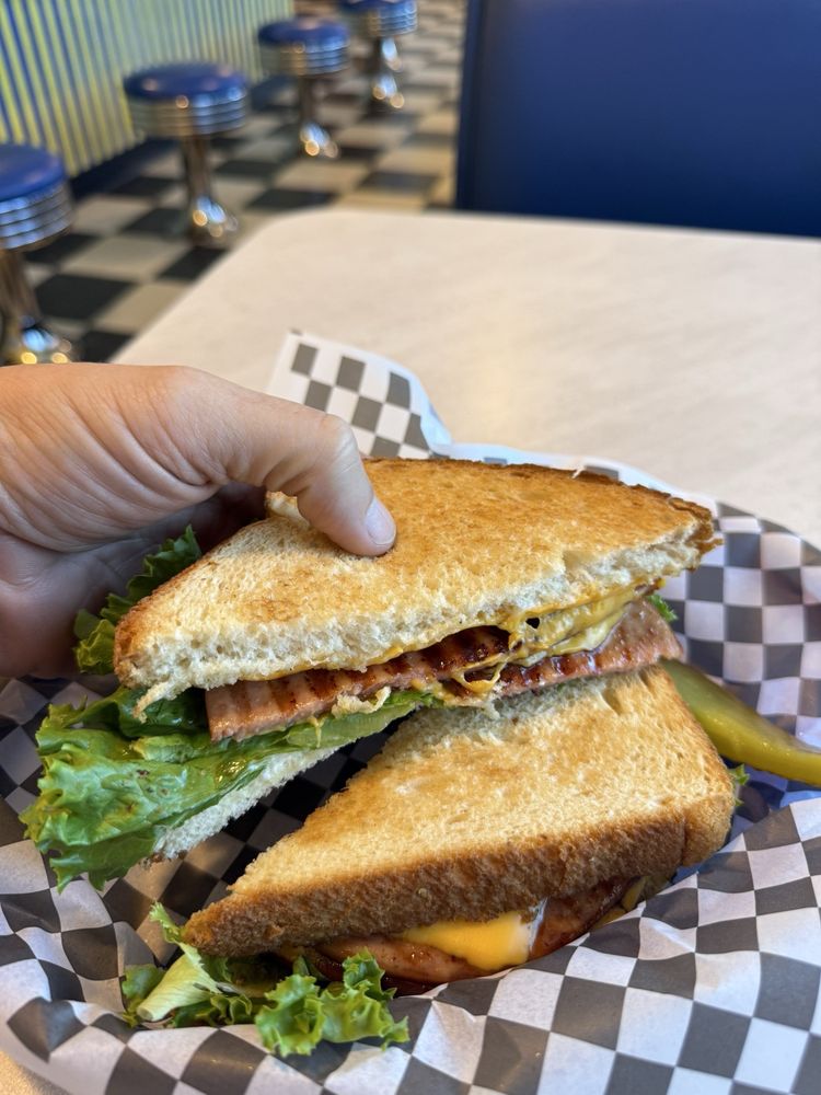 Park Place Drive-In Logo