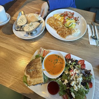 Broken Yolk Cafe - American Near Me - Glendora, California