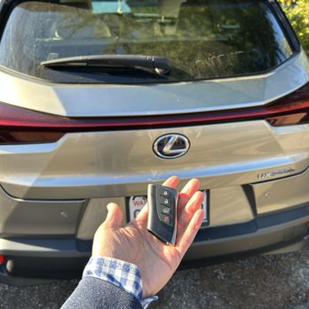 Artisan Locksmith - Backup key for Lexus UX250 2021 - Keys & Locksmiths Near Me - Snohomish, Washington
