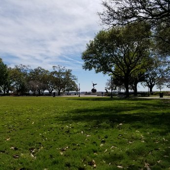 Memorial Park - The center park is wide open and newly sodded. - Parks Near Me - Jacksonville, Florida