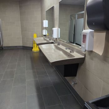 Lowe's Home Improvement - Very clean bathroom - Hardware Stores Near Me - Chantilly, Virginia Lowe's Home Improvement - Very clean bathroom - Hardware Stores Near Me - Chantilly, Virginia