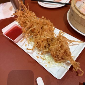 Journey to the Dumpling - Midtown - Crispy Shrimp Balls - Chinese Near Me - Sacramento, California Journey to the Dumpling - Midtown - Crispy Shrimp Balls - Chinese Near Me - Sacramento, California
