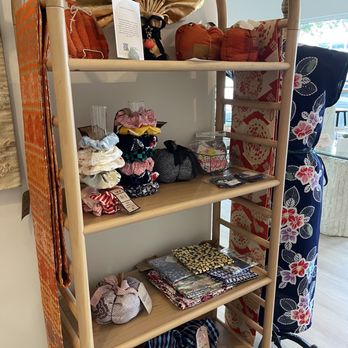 R+R Collective - Used, Vintage & Consignment Near Me - San Antonio, Texas R+R Collective - Used, Vintage & Consignment Near Me - San Antonio, Texas