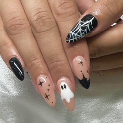 Elegance Nails & Spa - Halloween design