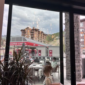 Après Pendry - Our view - Bars Near Me - Park City, Utah Après Pendry - Our view - Bars Near Me - Park City, Utah