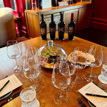 Faust - Wine Tasting Room Near Me - St. Helena, California