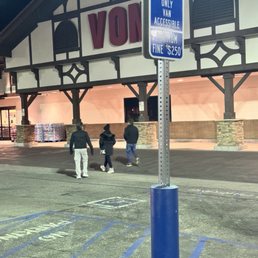 Walking toward Vons looking forward to getting our breakfast & coffee essentials.
