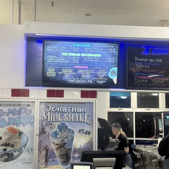 UConn Dairy Bar - Ice Cream & Frozen Yogurt Near Me - Storrs, Connecticut UConn Dairy Bar - Ice Cream & Frozen Yogurt Near Me - Storrs, Connecticut