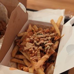 Fevy's Chicken - Loaded fries
