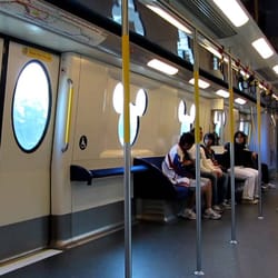 港鐵迪士尼站 - Inside the Disneyland MTR