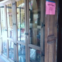 Instituto de Investigaciones Sociológicas IISUABJO - Interior venta de libros