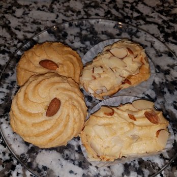 Papagalino Bakery - Ergolavi/Amygdalota - Bakeries Near Me - Niles, Illinois