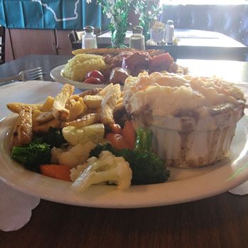 Crown & Anchor - Shepards pie. Those side veggies were great also - British Near Me - Thousand Oaks, California