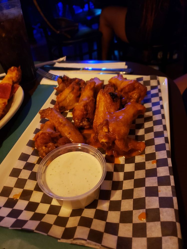 O’Aces Bar & Grill - Photo 3