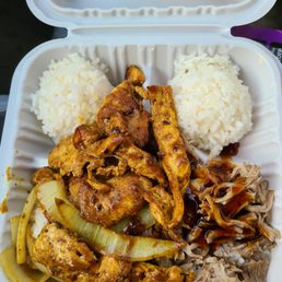 Melemele curry chicken/Kahlua pork aloha plate combo Melemele curry chicken/Kahlua pork aloha plate combo