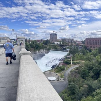 Oxford Suites Spokane - Walking bridge to overlook the dam and falls - Hotels Near Me - Spokane, Washington Oxford Suites Spokane - Walking bridge to overlook the dam and falls - Hotels Near Me - Spokane, Washington