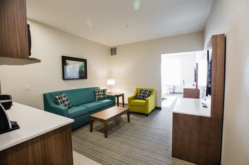 Holiday Inn & Suites Calgary South - Conference Ctr
