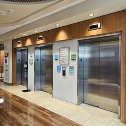 The Queen's Medical Center - West O'ahu - Elevators