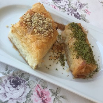 Meşhur Losta Tatlıları - Rodos baklavası (left), losta dessert (right) - Desserts Near Me - Muğla, 48 Meşhur Losta Tatlıları - Rodos baklavası (left), losta dessert (right) - Desserts Near Me - Muğla, 48