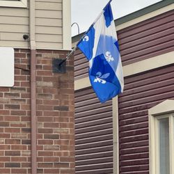Les Grillades du Fort - Quebec Flag