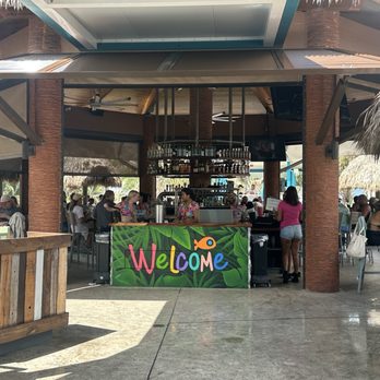Lucky Fish - Seafood Near Me - Dania Beach, Florida