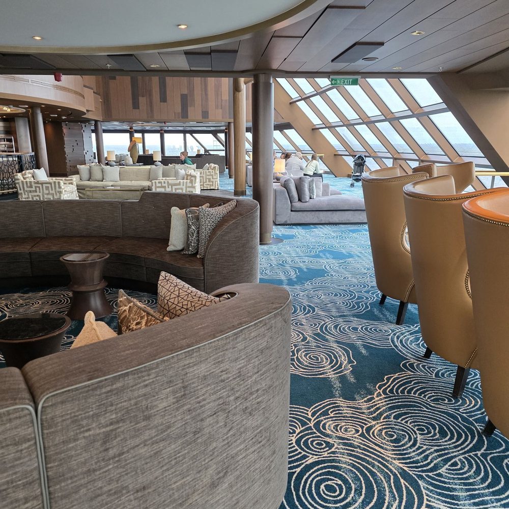 Norwegian Cruise Lines - Norwegian Bliss - Horizon Lounge - Boat Tours Near Me - Seattle, Washington Norwegian Cruise Lines - Norwegian Bliss - Horizon Lounge - Boat Tours Near Me - Seattle, Washington