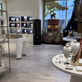 Kendra Scott - Accessories Near Me - Austin, Texas Kendra Scott - Accessories Near Me - Austin, Texas