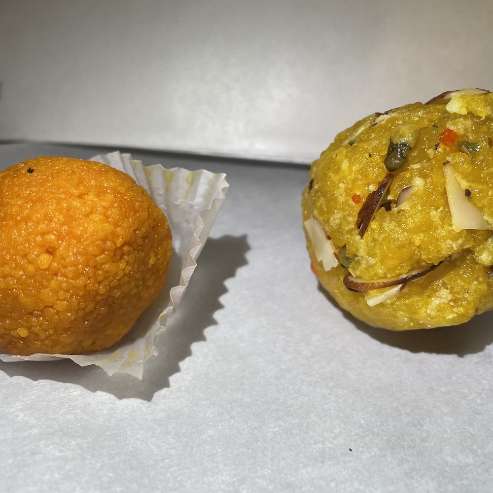Mithaas motichoor Ladu (Orange) special motichoor ladu (yellow) from a sweets place in Brooklyn,NY (won't mention store) Mithaas motichoor Ladu (Orange) special motichoor ladu (yellow) from a sweets place in Brooklyn,NY (won't mention store)